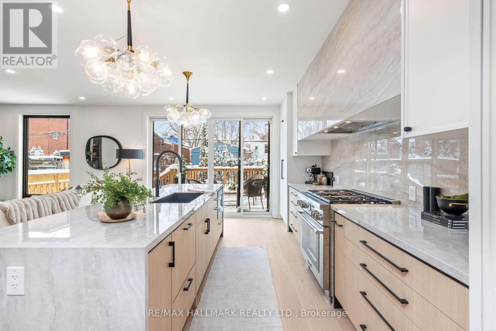 68 Rhodes Avenue, Toronto, Ontario  M4L 2Z9 - Photo 13 - E12712172