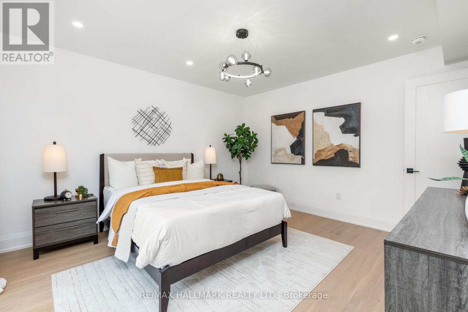 68 Rhodes Avenue, Toronto, Ontario  M4L 2Z9 - Photo 18 - E12712172