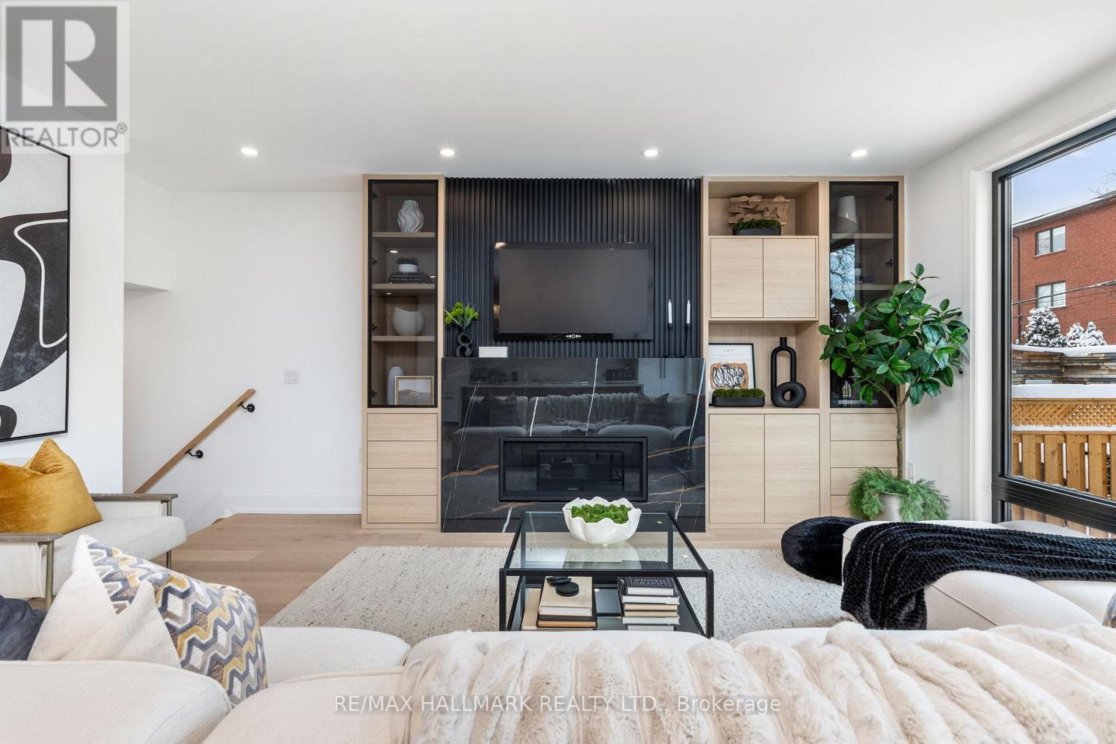 68 Rhodes Avenue, Toronto, Ontario  M4L 2Z9 - Photo 3 - E12712172