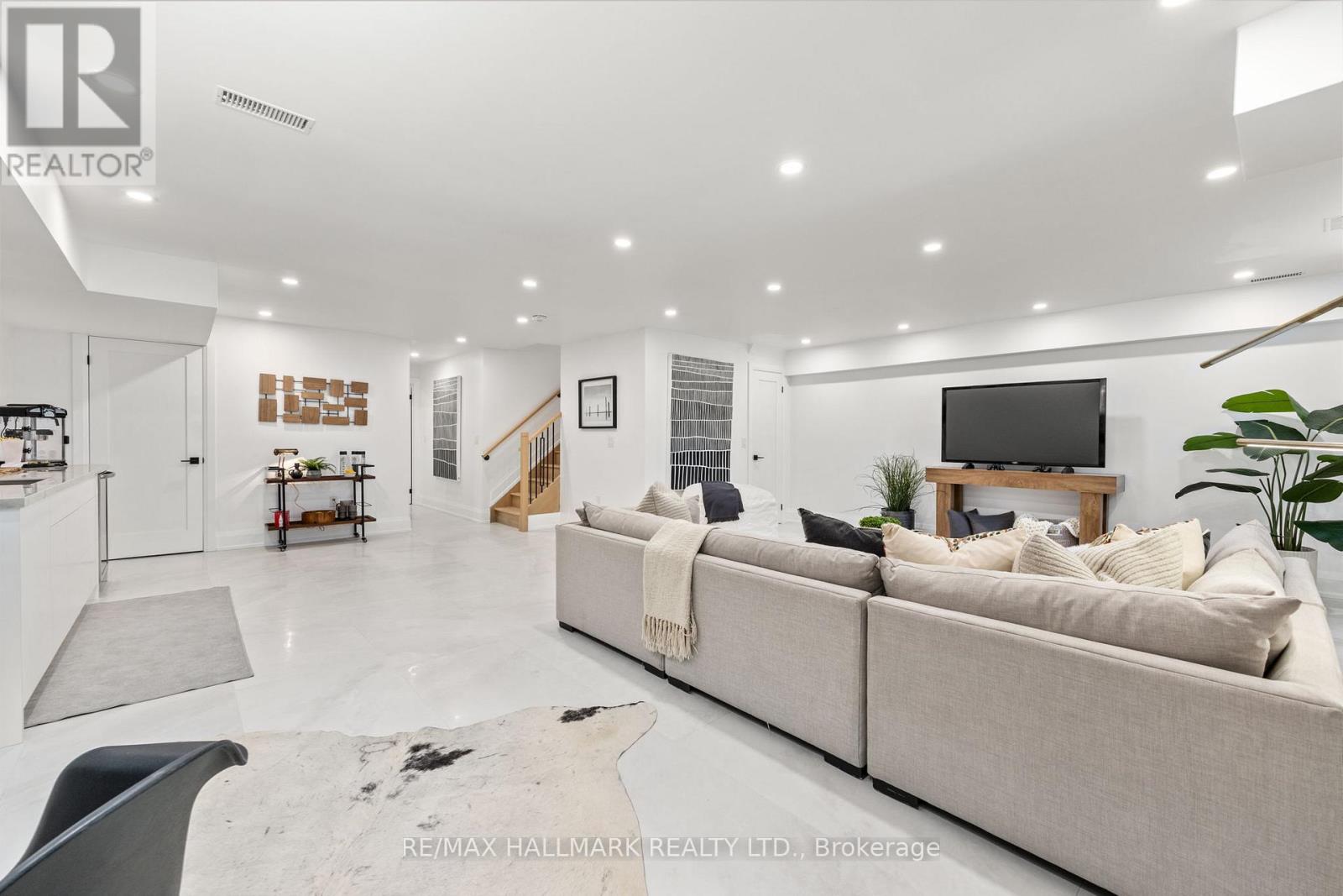 68 Rhodes Avenue, Toronto, Ontario  M4L 2Z9 - Photo 40 - E12712172