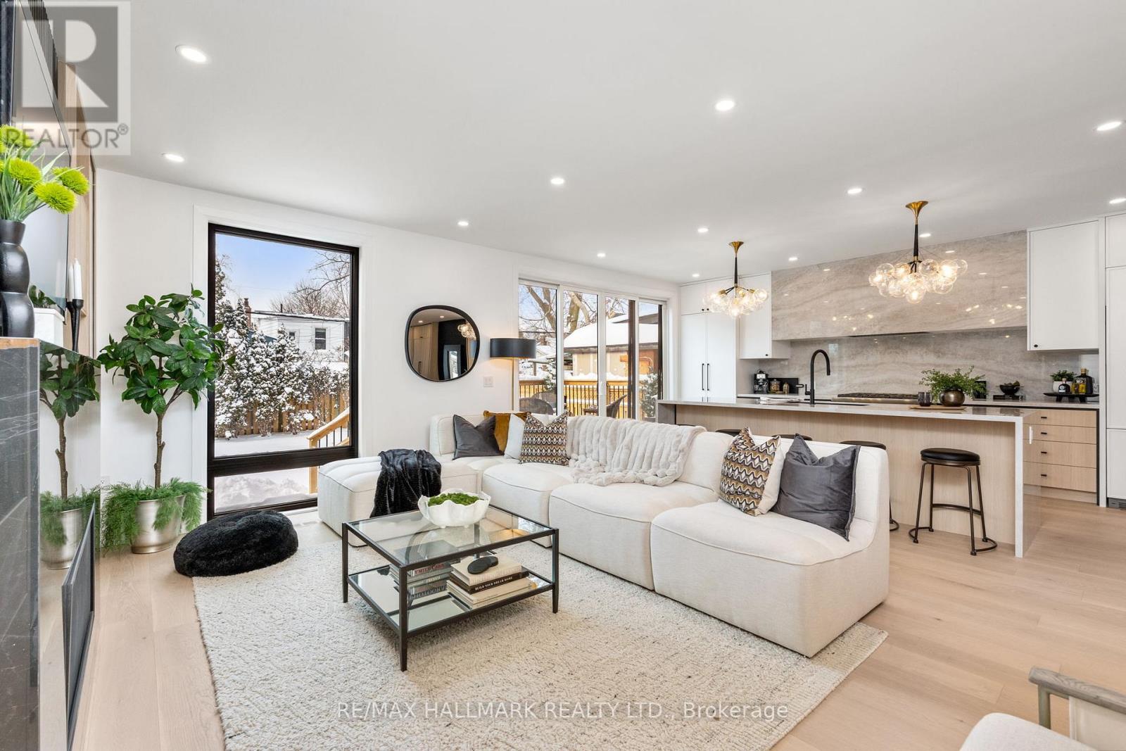 68 Rhodes Avenue, Toronto, Ontario  M4L 2Z9 - Photo 6 - E12712172