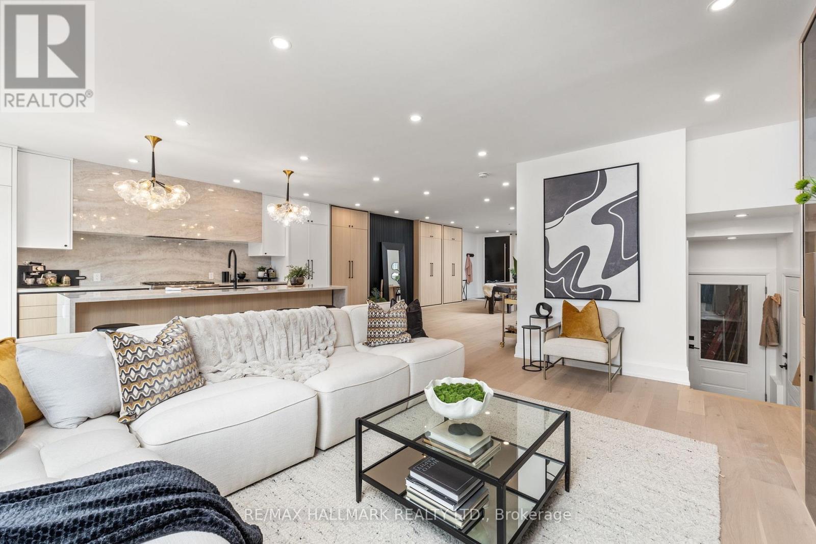 68 Rhodes Avenue, Toronto, Ontario  M4L 2Z9 - Photo 7 - E12712172