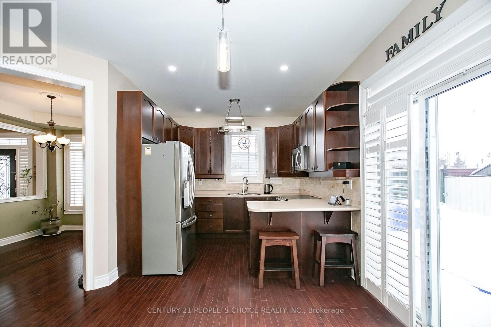 33 Accent Circle, Brampton, Ontario  L7A 0L3 - Photo 13 - W12712154