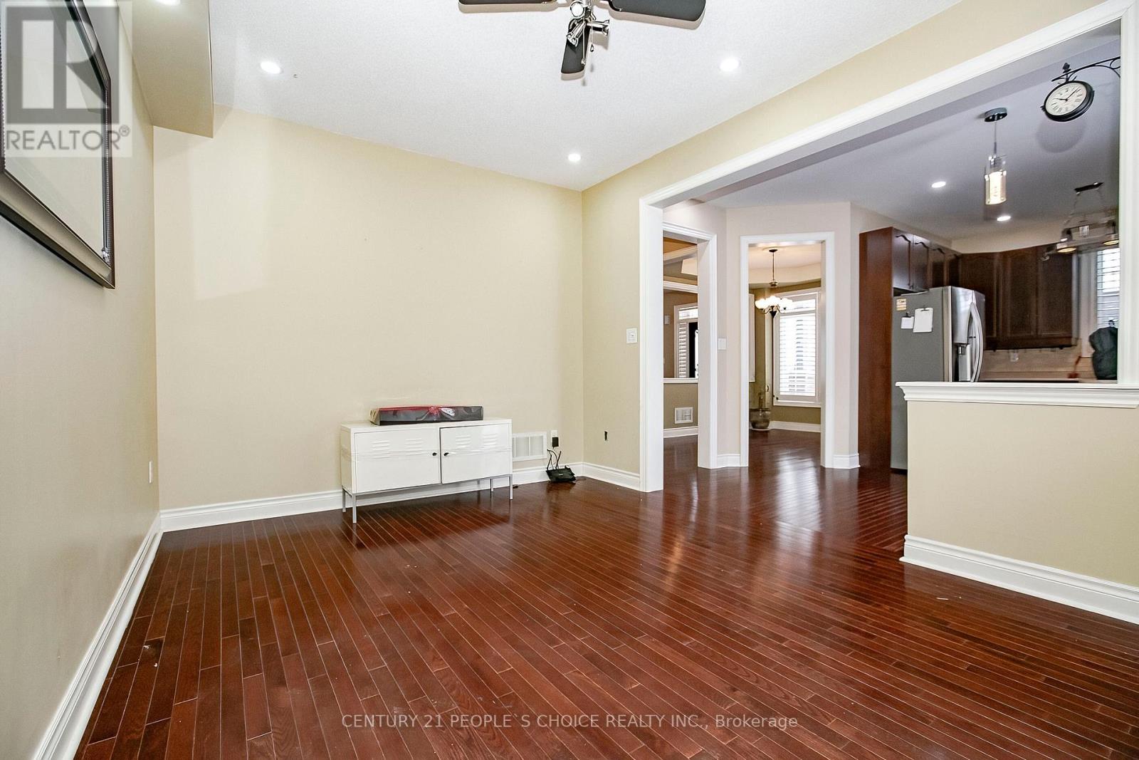 33 Accent Circle, Brampton, Ontario  L7A 0L3 - Photo 15 - W12712154