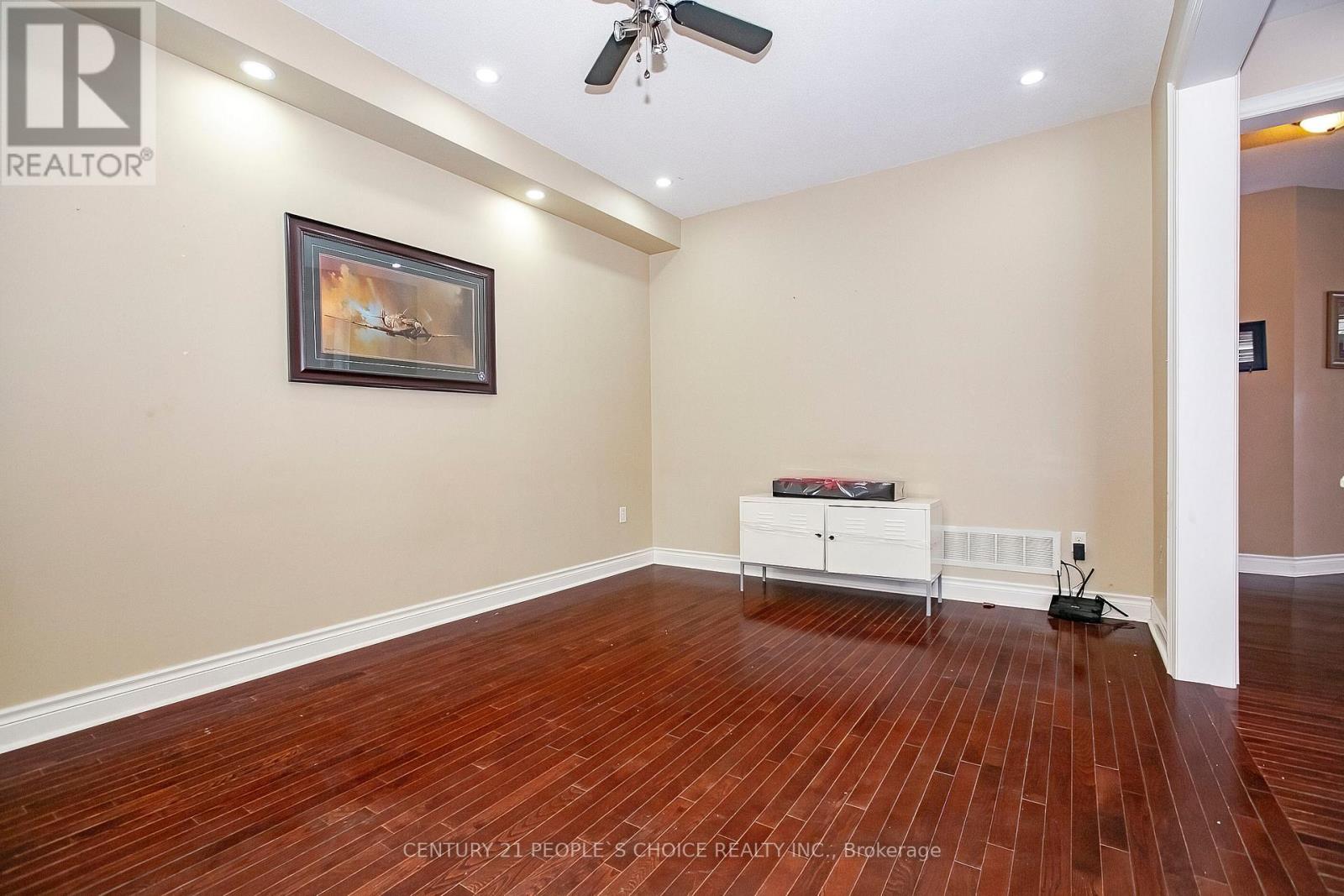 33 Accent Circle, Brampton, Ontario  L7A 0L3 - Photo 16 - W12712154