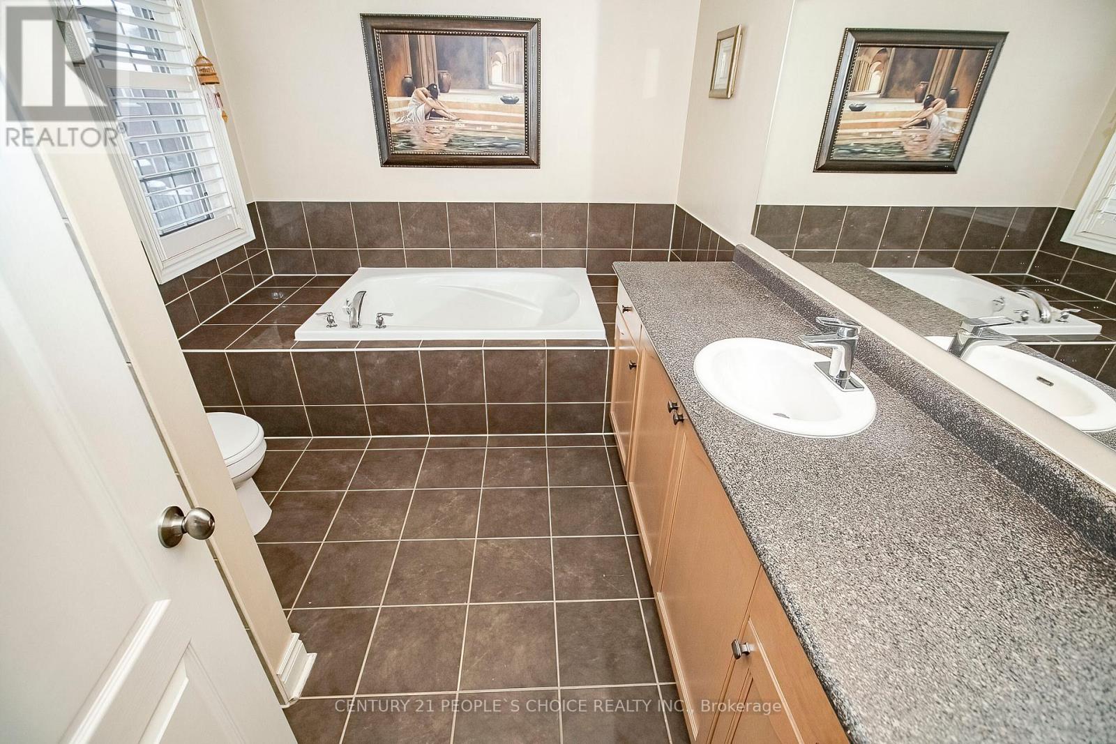 33 Accent Circle, Brampton, Ontario  L7A 0L3 - Photo 29 - W12712154