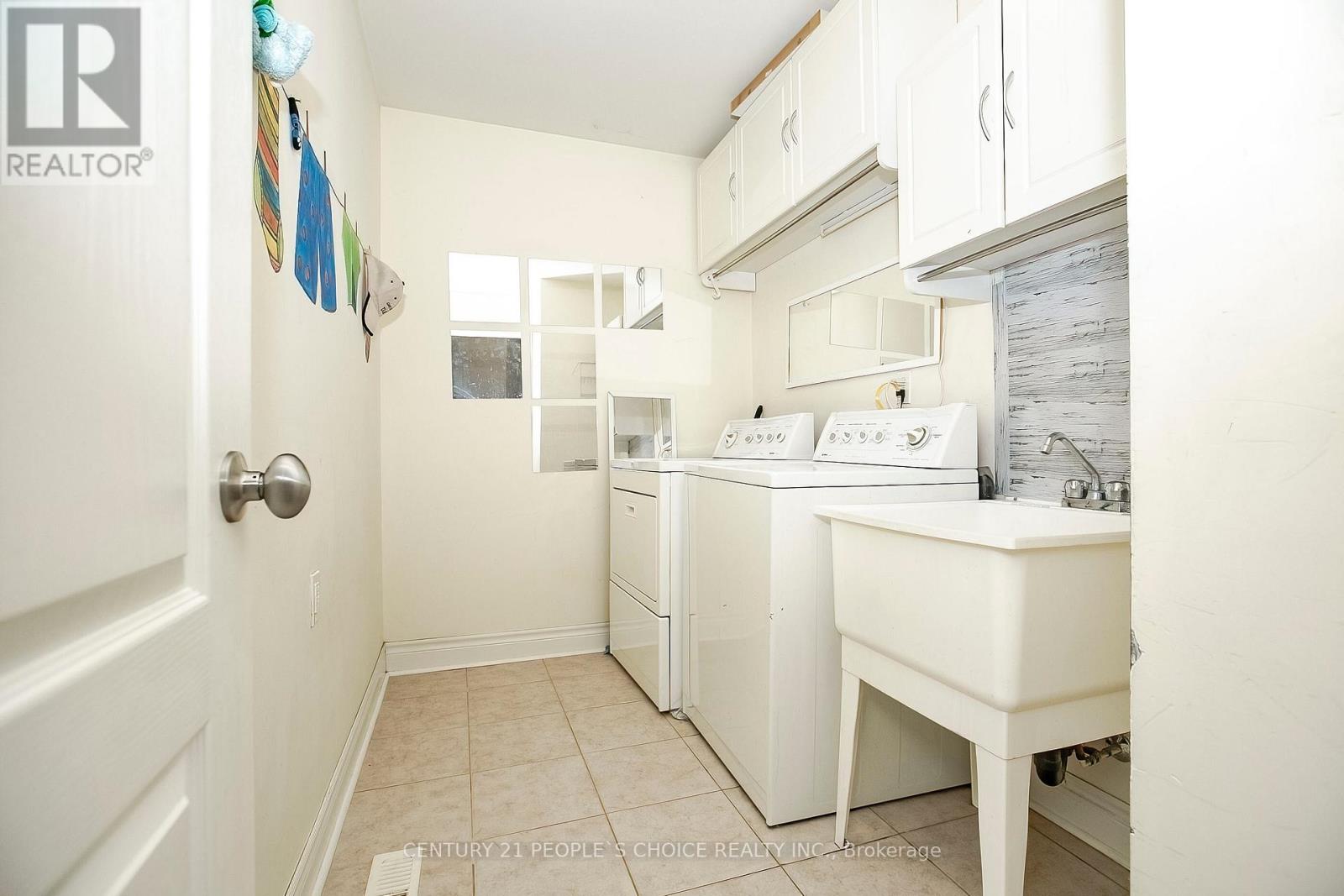 33 Accent Circle, Brampton, Ontario  L7A 0L3 - Photo 38 - W12712154