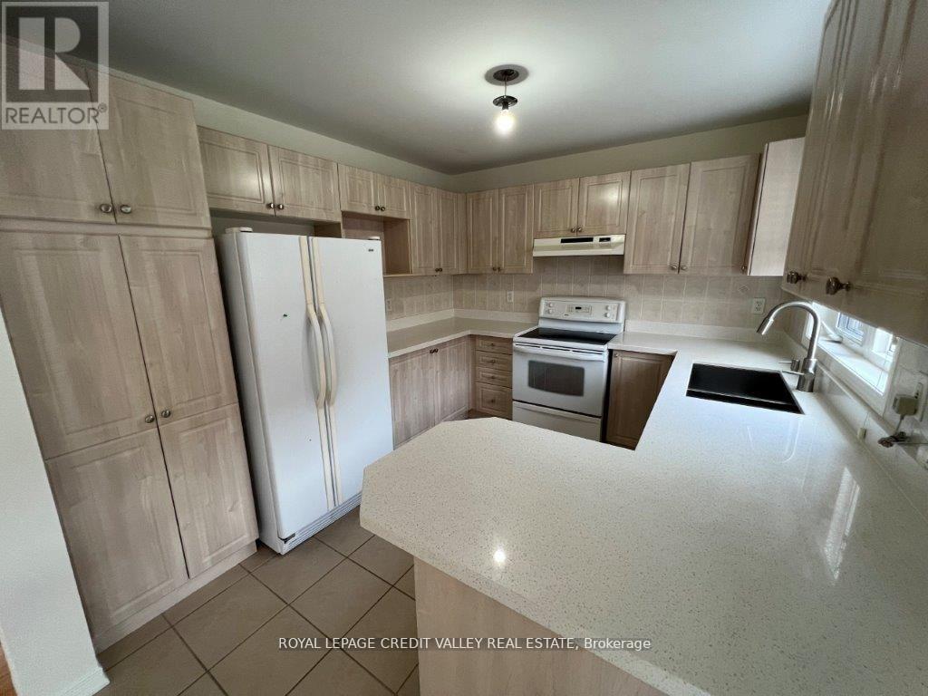 44 Australia Drive, Brampton, Ontario  L6R 3E8 - Photo 10 - W12712168