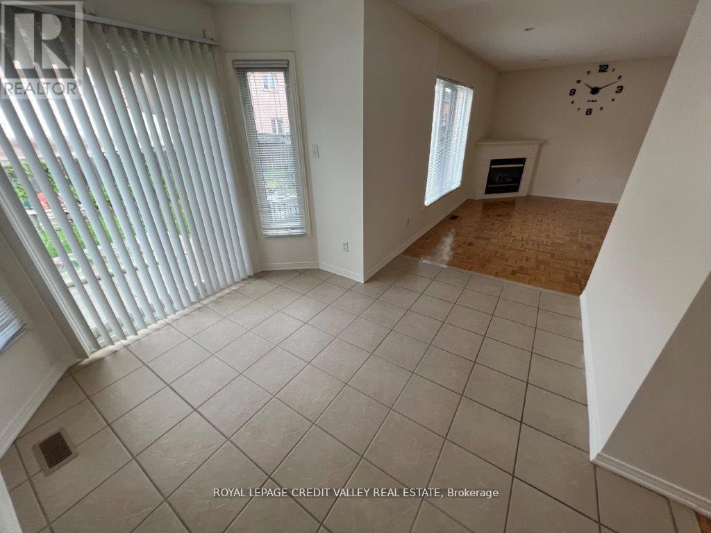 44 Australia Drive, Brampton, Ontario  L6R 3E8 - Photo 12 - W12712168