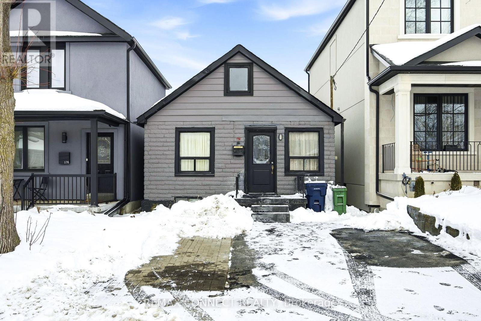 174 AILEEN AVENUE, Toronto, Ontario