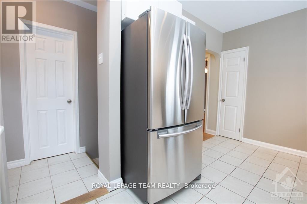 49 Crownhill Street, Ottawa, Ontario  K1J 7K5 - Photo 10 - X12712180