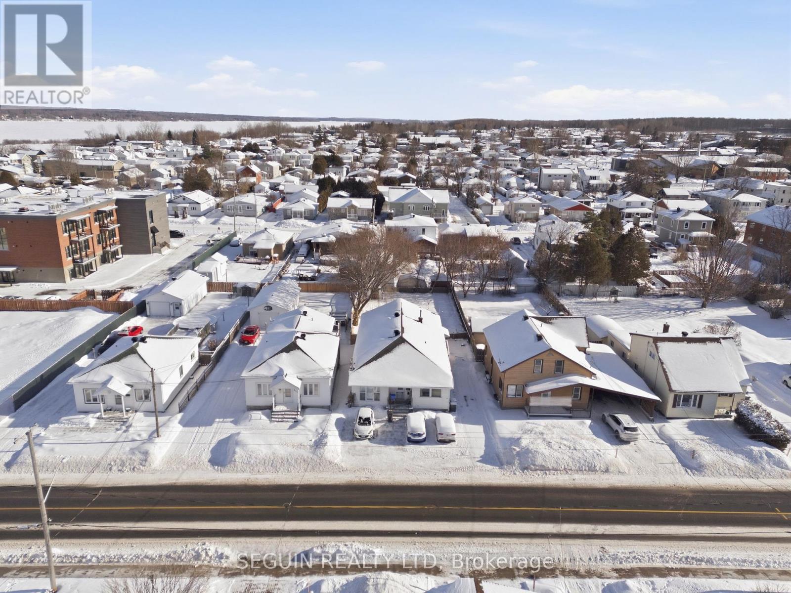 333-335 Cameron Street, Hawkesbury, Ontario  K6A 2B3 - Photo 12 - X12708466