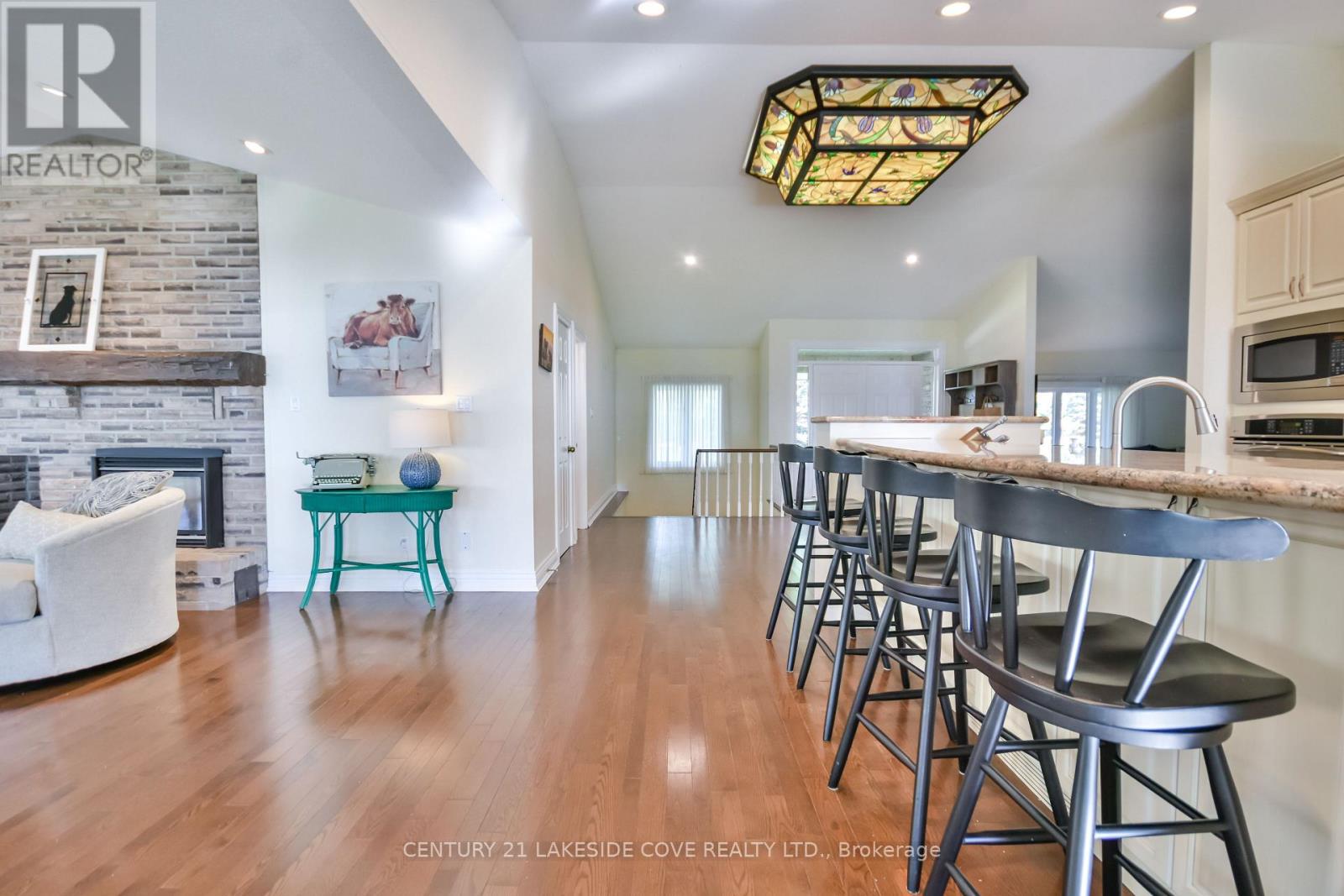 96 Bayshore Drive, Ramara, Ontario  L0K 1B0 - Photo 16 - S12610404