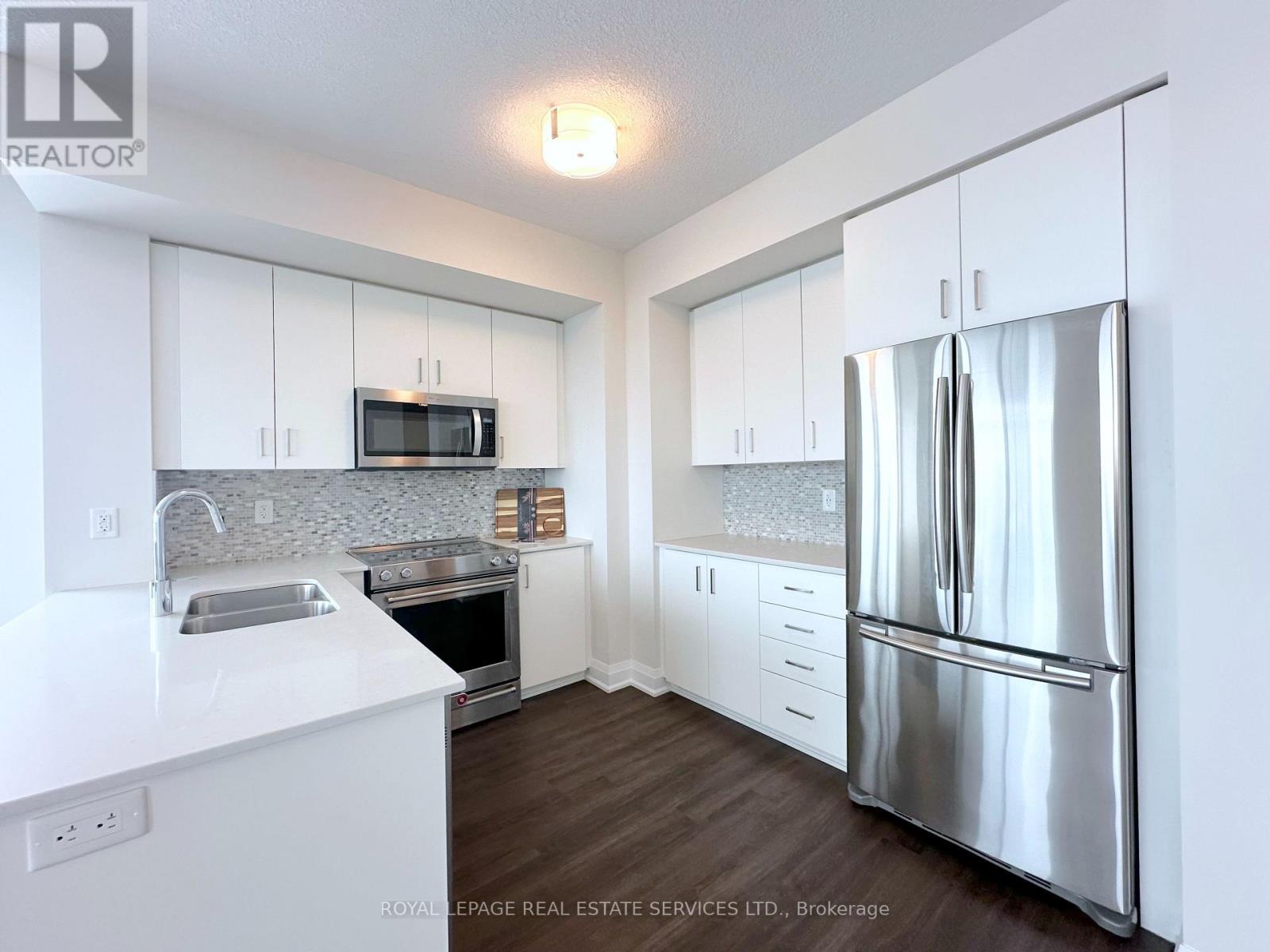 805 - 2333 Taunton Road, Oakville, Ontario  L6H 0N5 - Photo 2 - W12712190