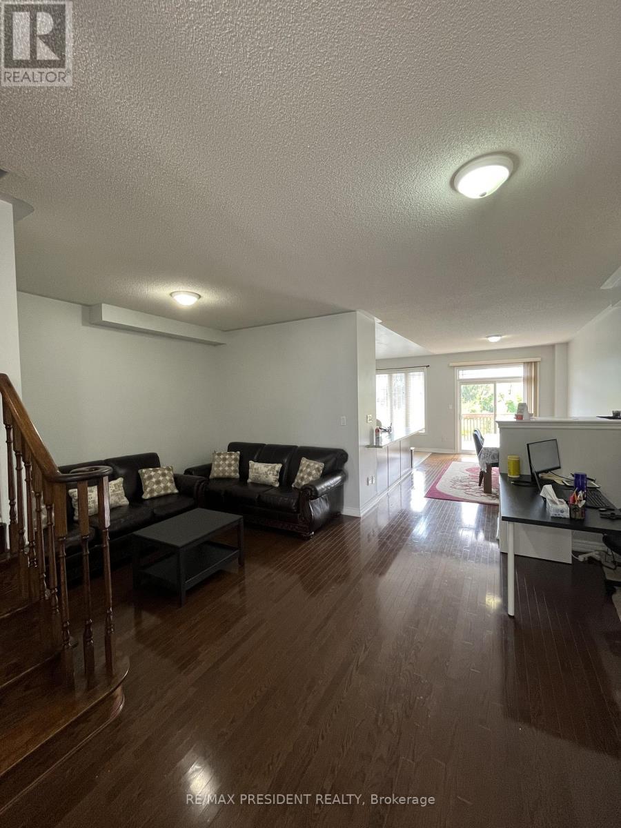 76 Saint Grace Court, Brampton, Ontario  L6P 3B9 - Photo 2 - W12712210