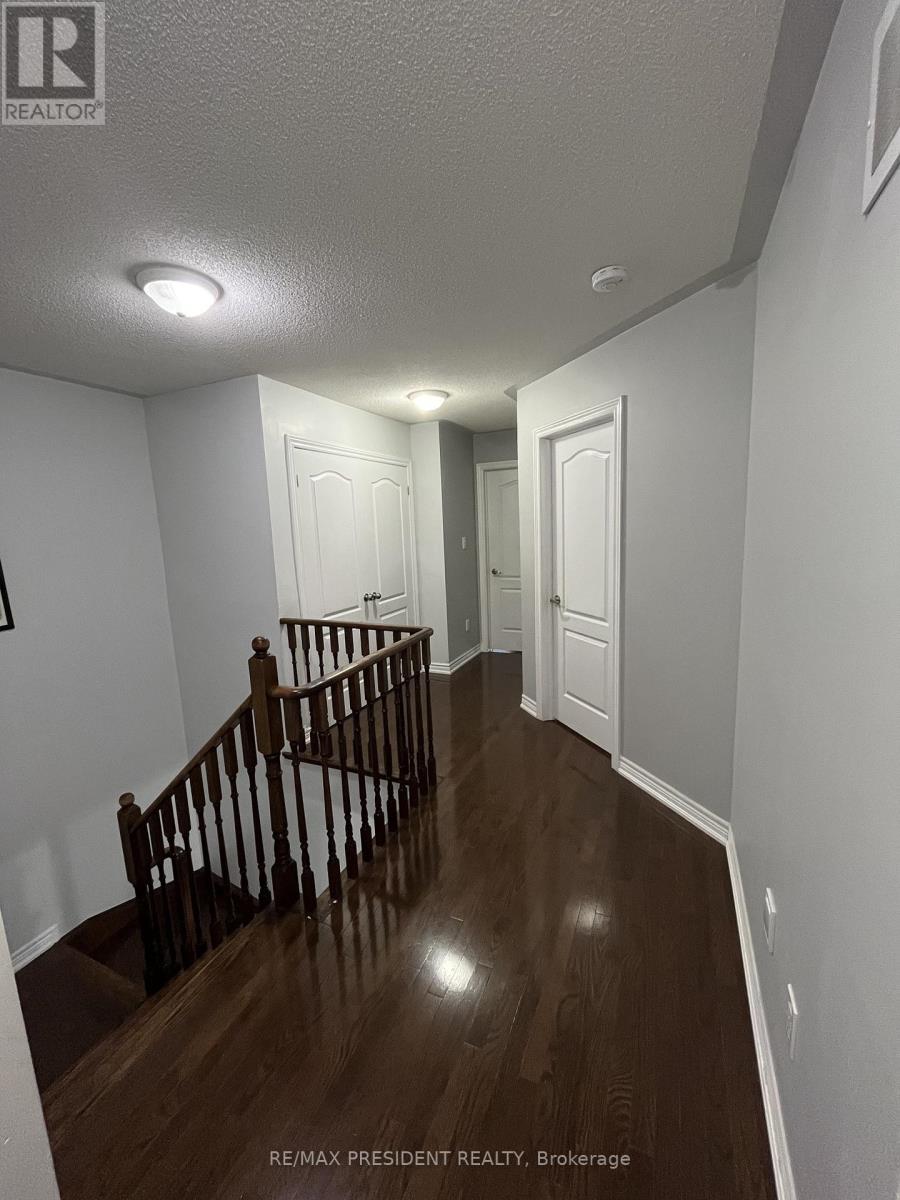 76 Saint Grace Court, Brampton, Ontario  L6P 3B9 - Photo 8 - W12712210