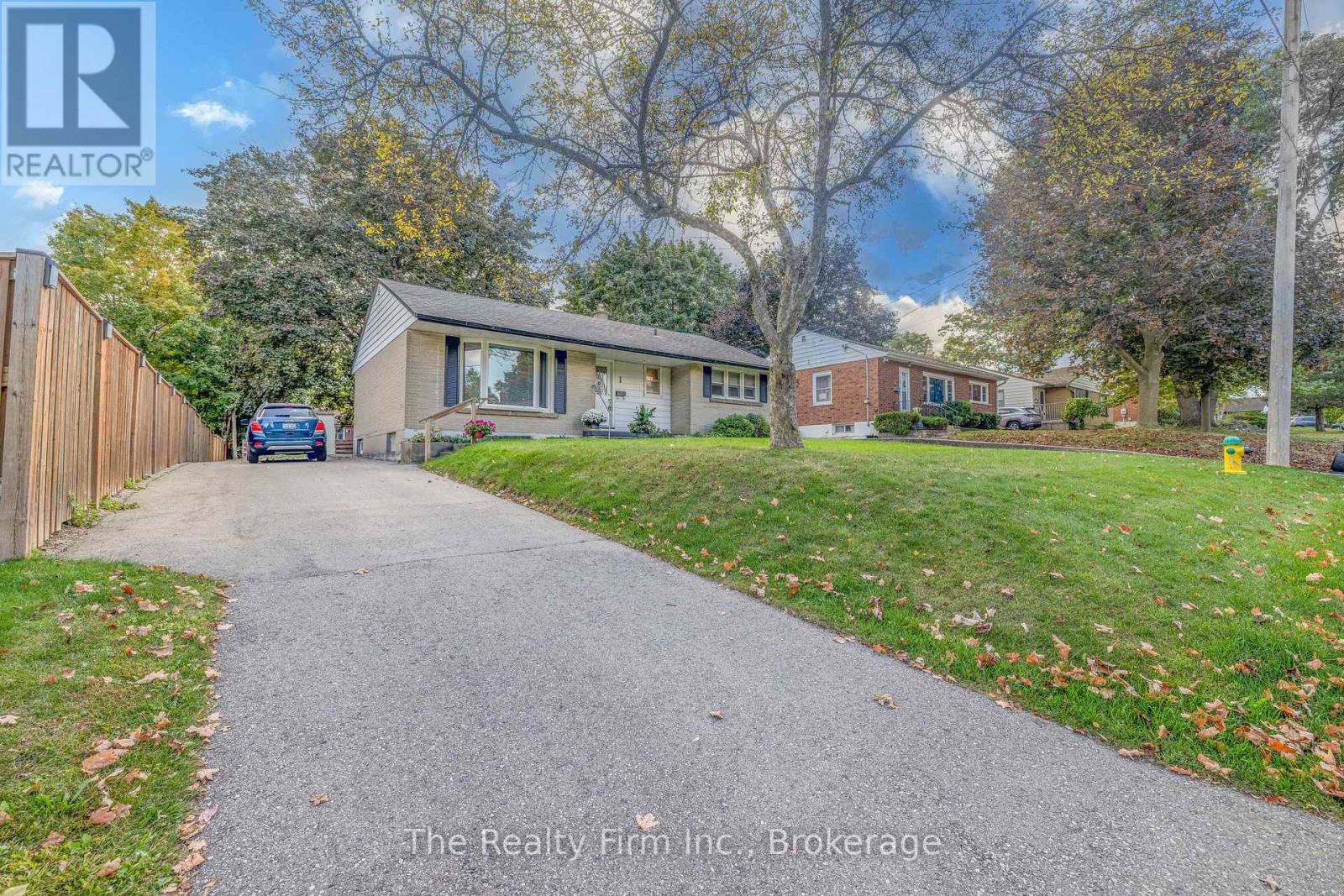 1 Earlscourt Crescent, Woodstock, Ontario  N4S 5H2 - Photo 4 - X12712258