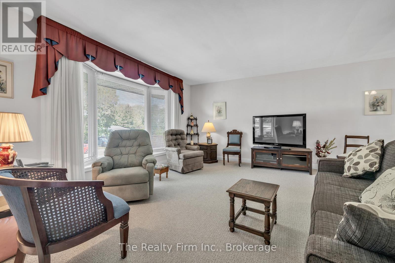 1 Earlscourt Crescent, Woodstock, Ontario  N4S 5H2 - Photo 7 - X12712258