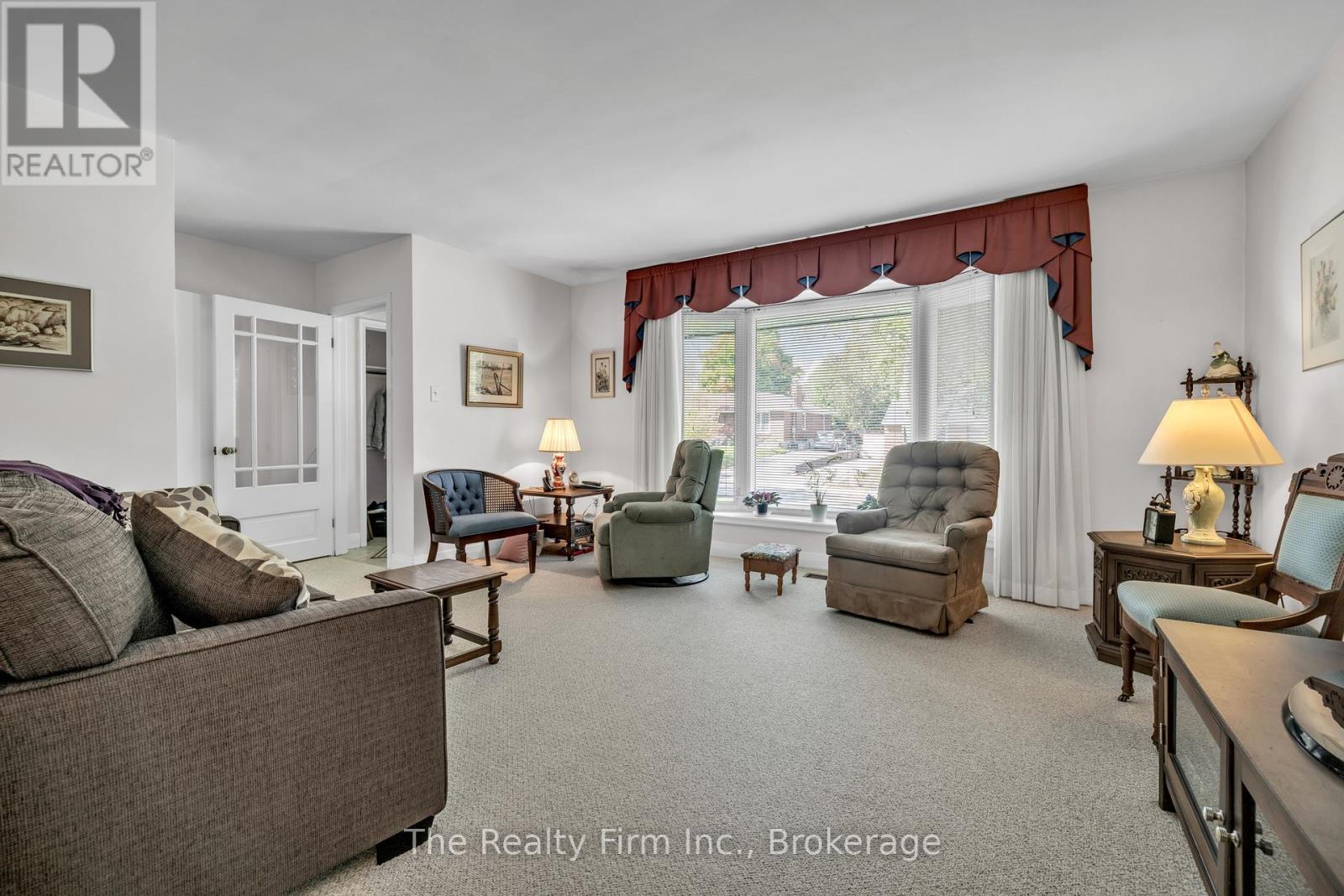 1 Earlscourt Crescent, Woodstock, Ontario  N4S 5H2 - Photo 8 - X12712258