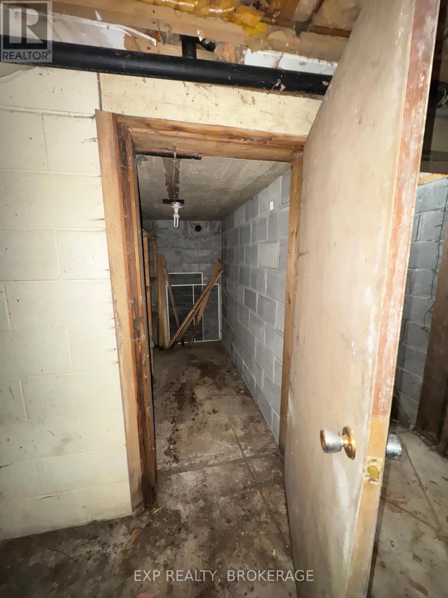 10 Jones Street, Addington Highlands, Ontario  K0H 1P0 - Photo 25 - X12712220