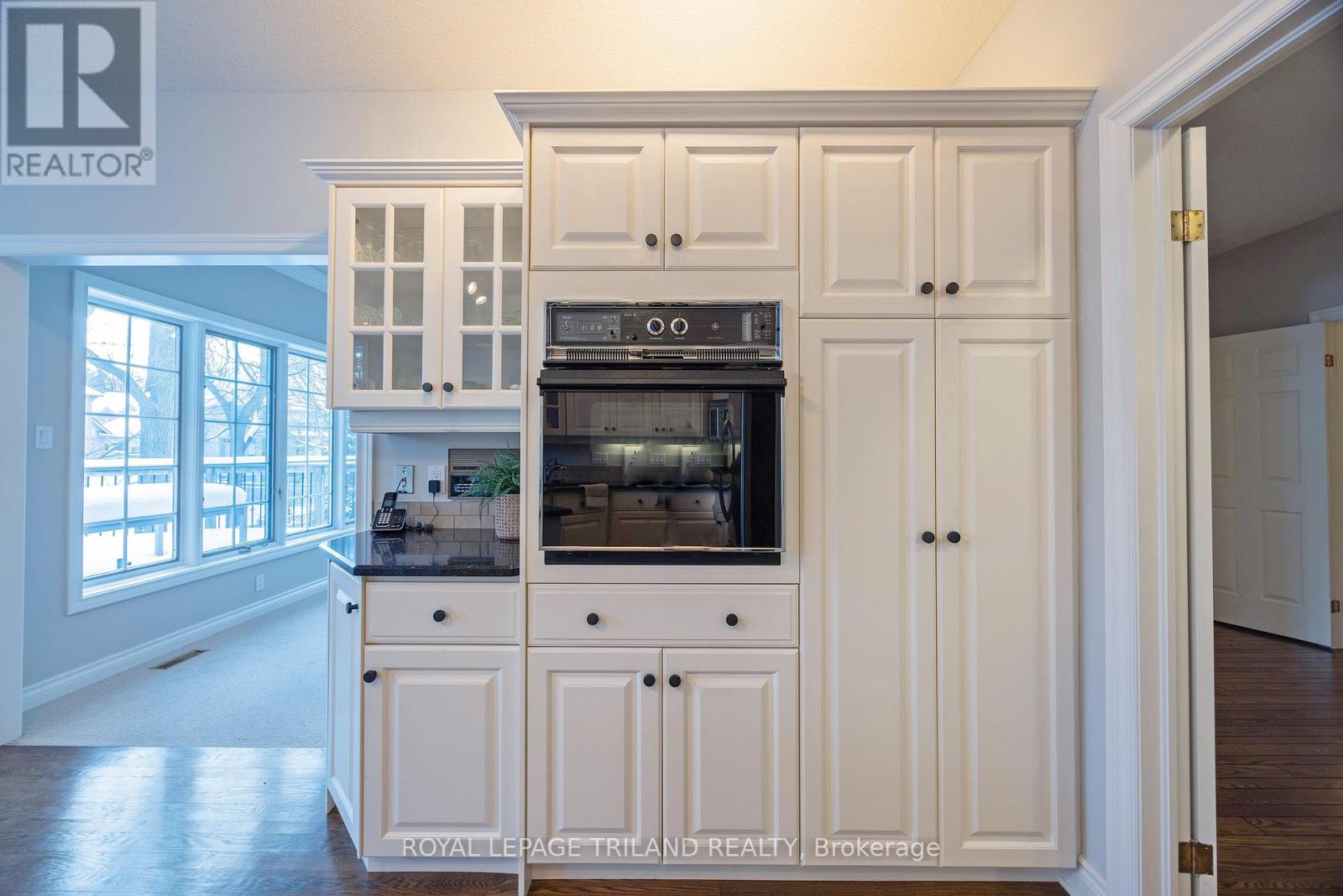 31 Woods Edge Close, London South, Ontario  N6K 4K8 - Photo 17 - X12712222