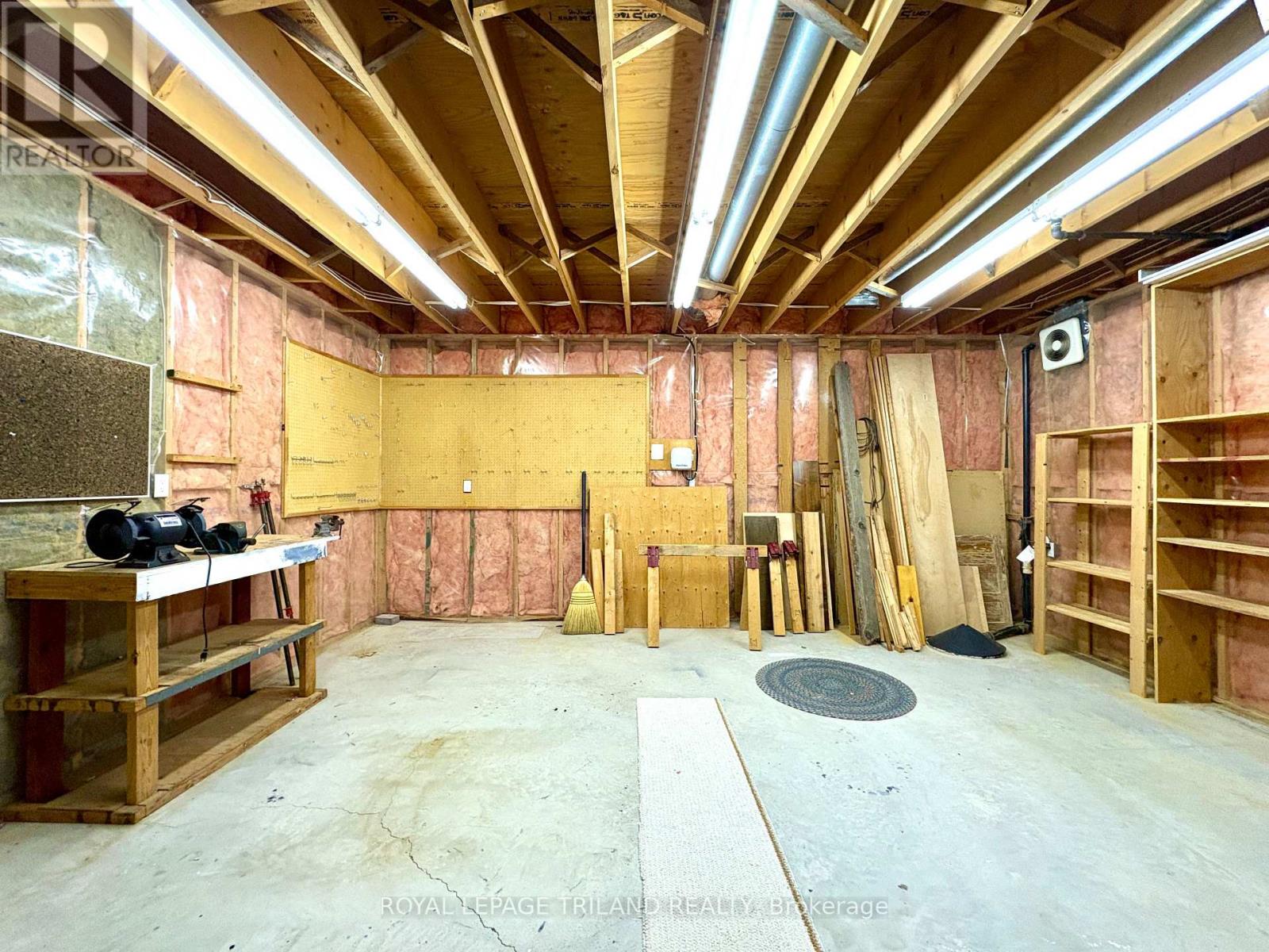 31 Woods Edge Close, London South, Ontario  N6K 4K8 - Photo 40 - X12712222