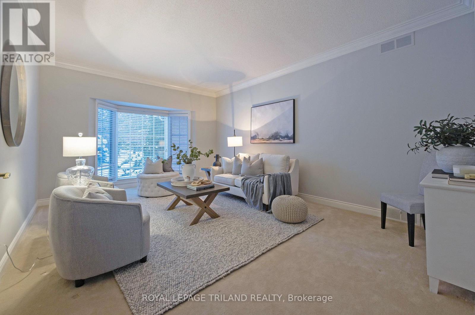 31 Woods Edge Close, London South, Ontario  N6K 4K8 - Photo 6 - X12712222