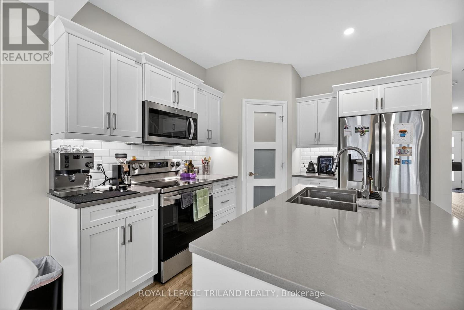 30 - 17 Nicholson Street, Lucan Biddulph, Ontario  N0M 2J0 - Photo 9 - X12712228