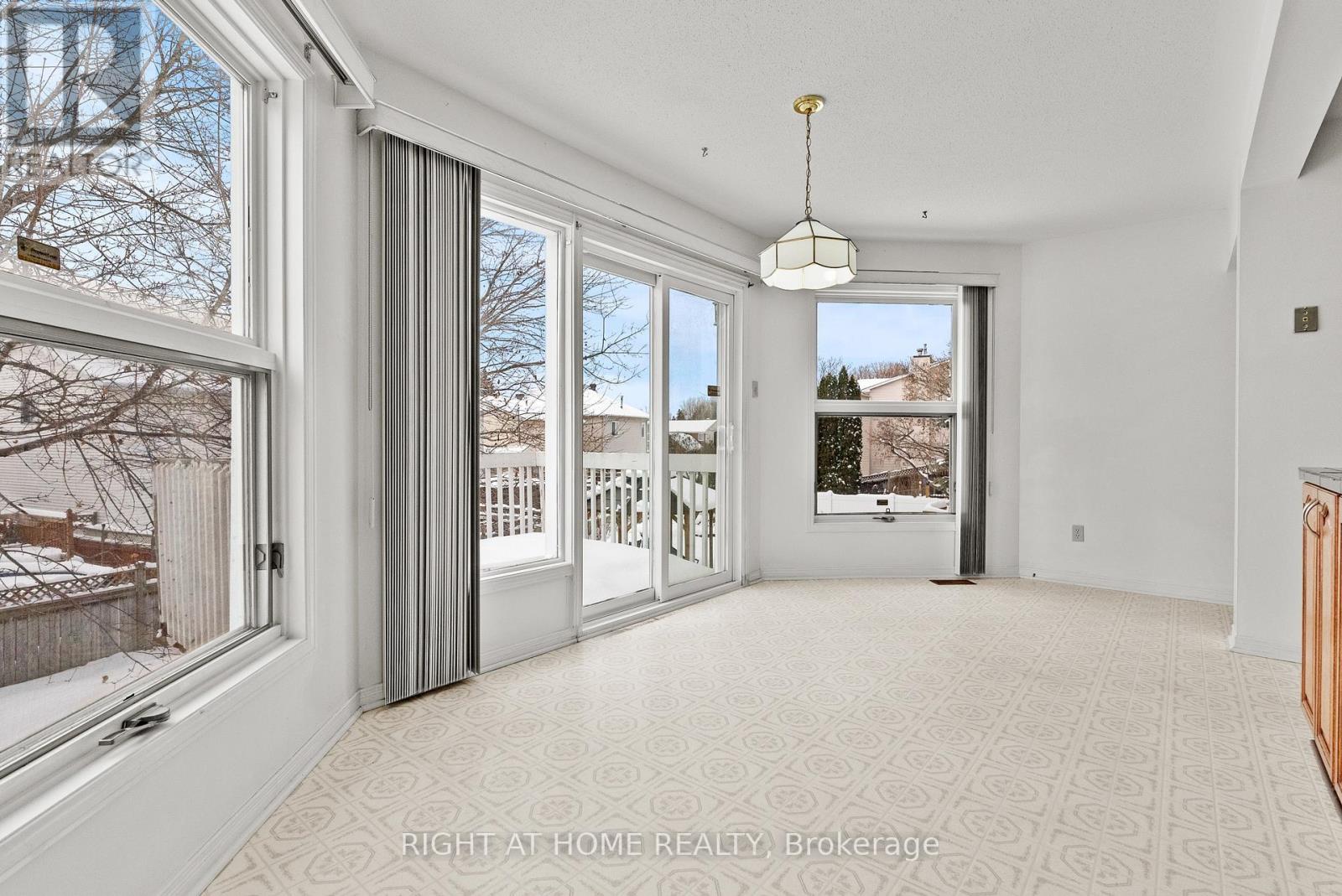 11 Kluane Ridge, Ottawa, Ontario  K2M 1Z7 - Photo 11 - X12712260