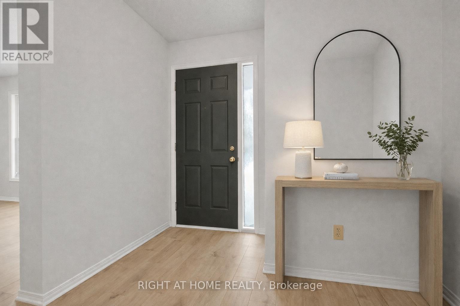 11 Kluane Ridge, Ottawa, Ontario  K2M 1Z7 - Photo 5 - X12712260