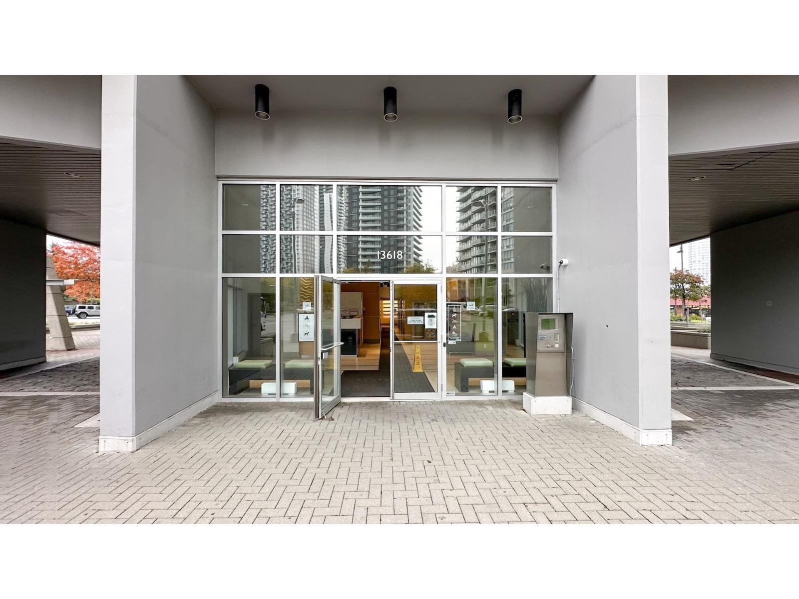 2910 13618 100 Avenue, Surrey, British Columbia  V3T 0A8 - Photo 2 - R3081216