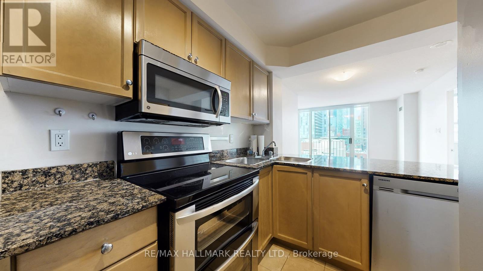 1162 - 313 Richmond Street E, Toronto, Ontario  M5A 4S7 - Photo 2 - C12712212