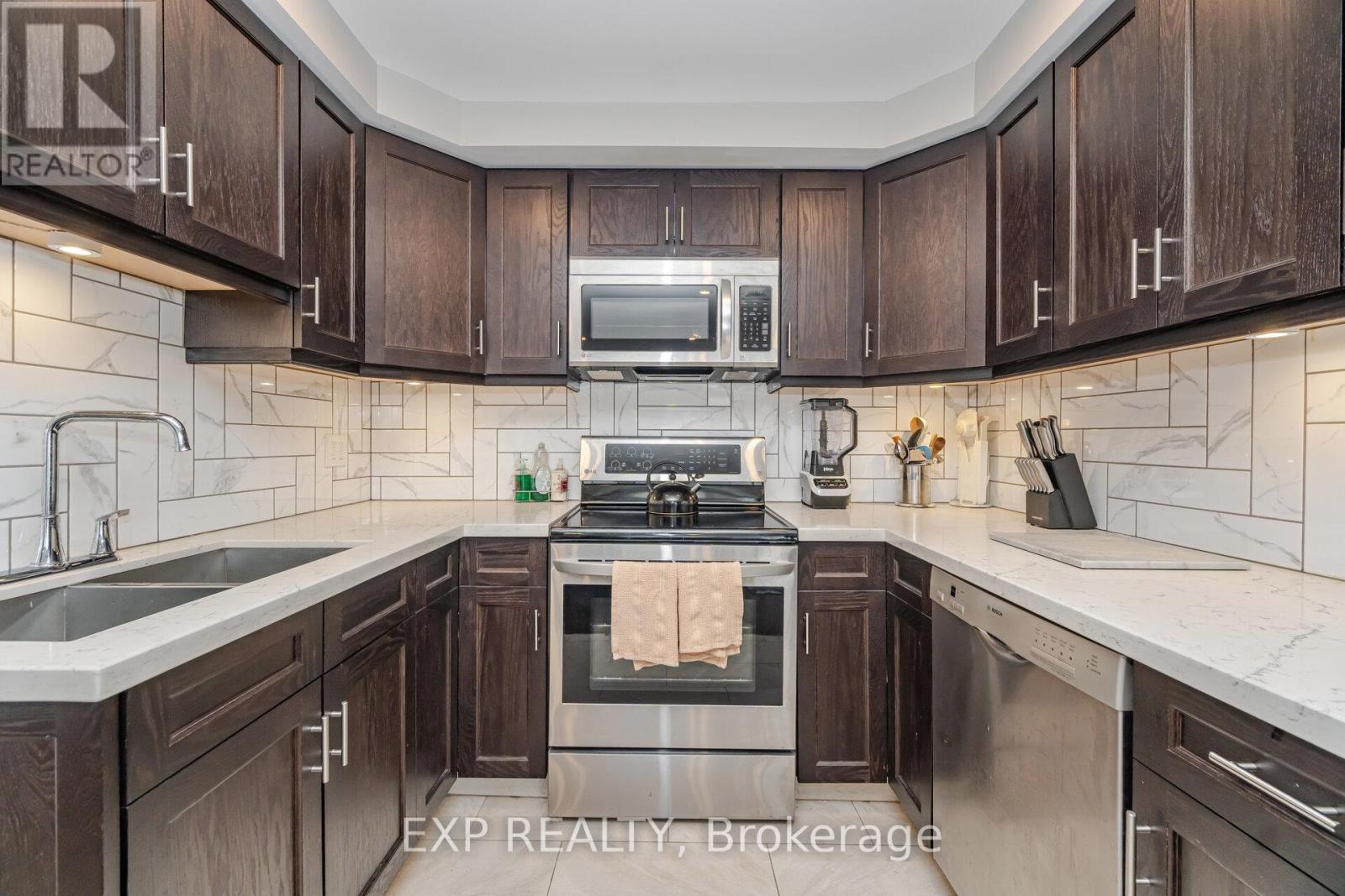 2007 - 55 Centre Avenue, Toronto, Ontario  M5G 2H5 - Photo 11 - C12712296