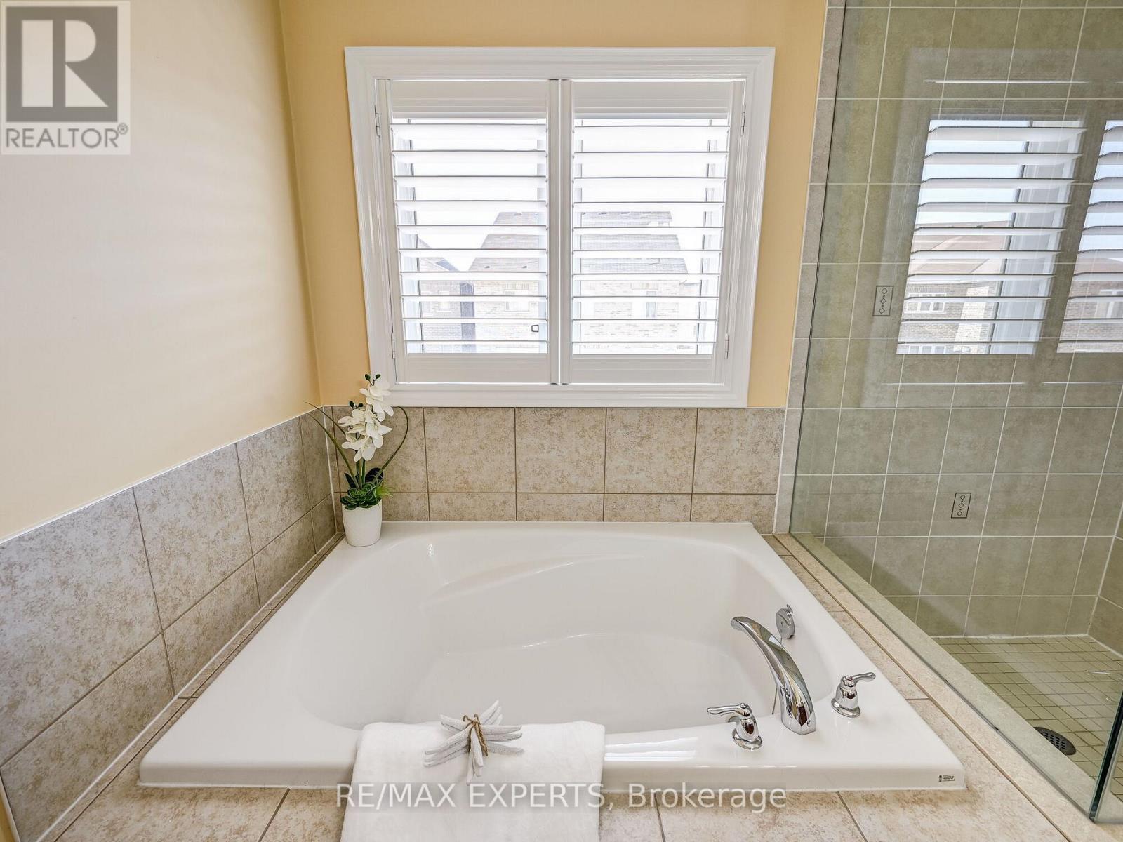 25 Killington Avenue, Vaughan, Ontario  L4H 3Y5 - Photo 19 - N12712224