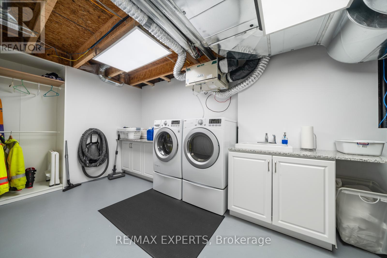 174 Sharpe Crescent, New Tecumseth (Tottenham), Ontario  L0G 1W0 - Photo 34 - N12712276