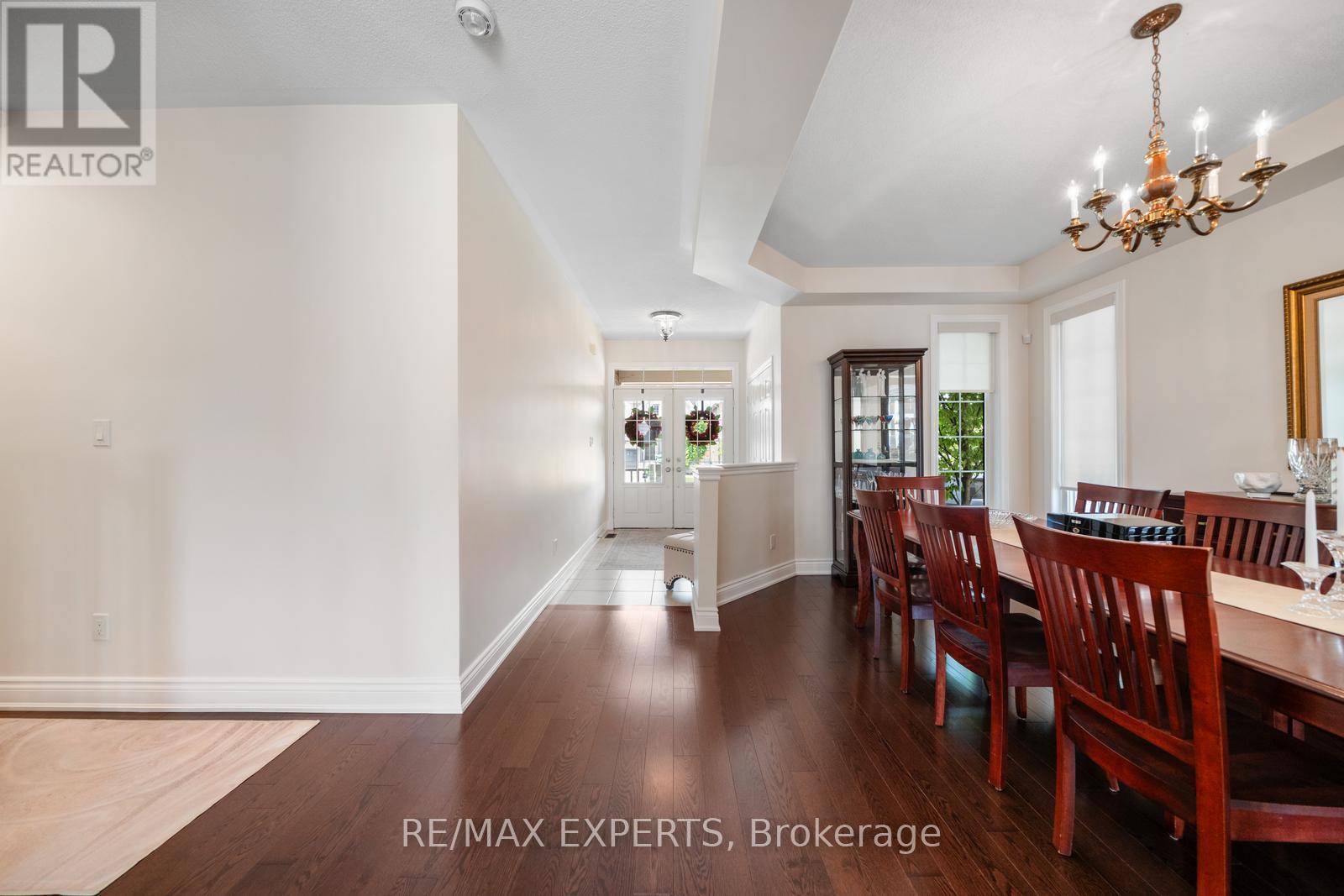 174 Sharpe Crescent, New Tecumseth (Tottenham), Ontario  L0G 1W0 - Photo 4 - N12712276