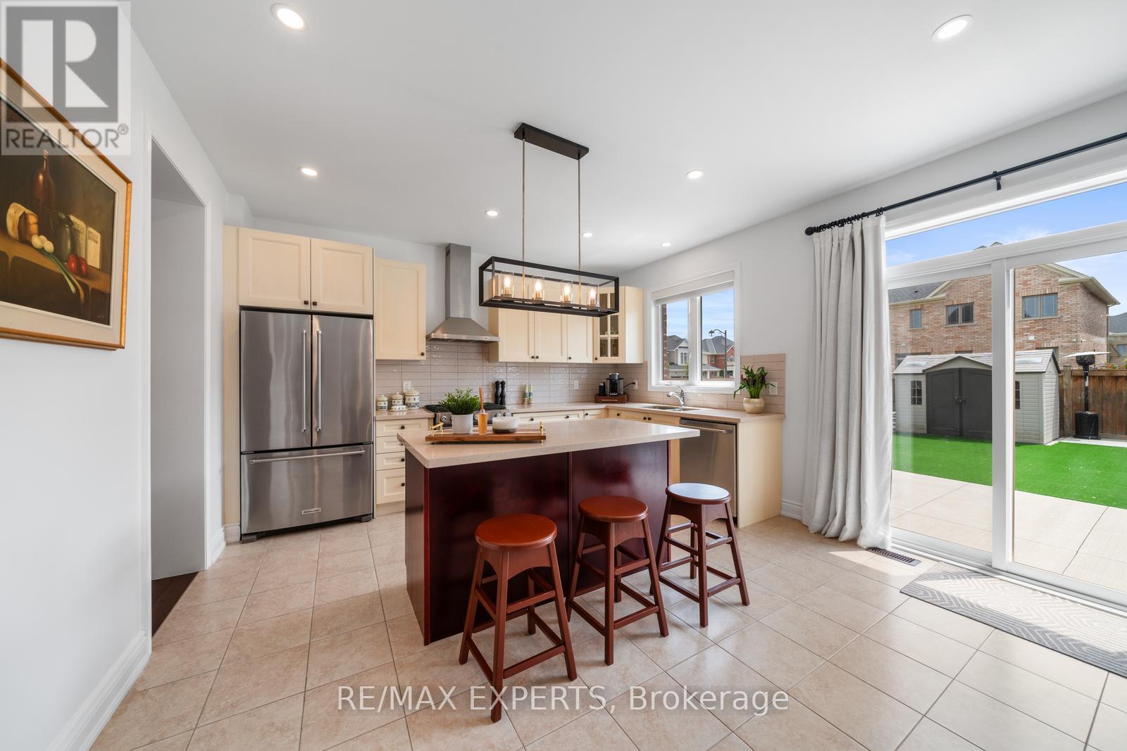 174 Sharpe Crescent, New Tecumseth (Tottenham), Ontario  L0G 1W0 - Photo 6 - N12712276