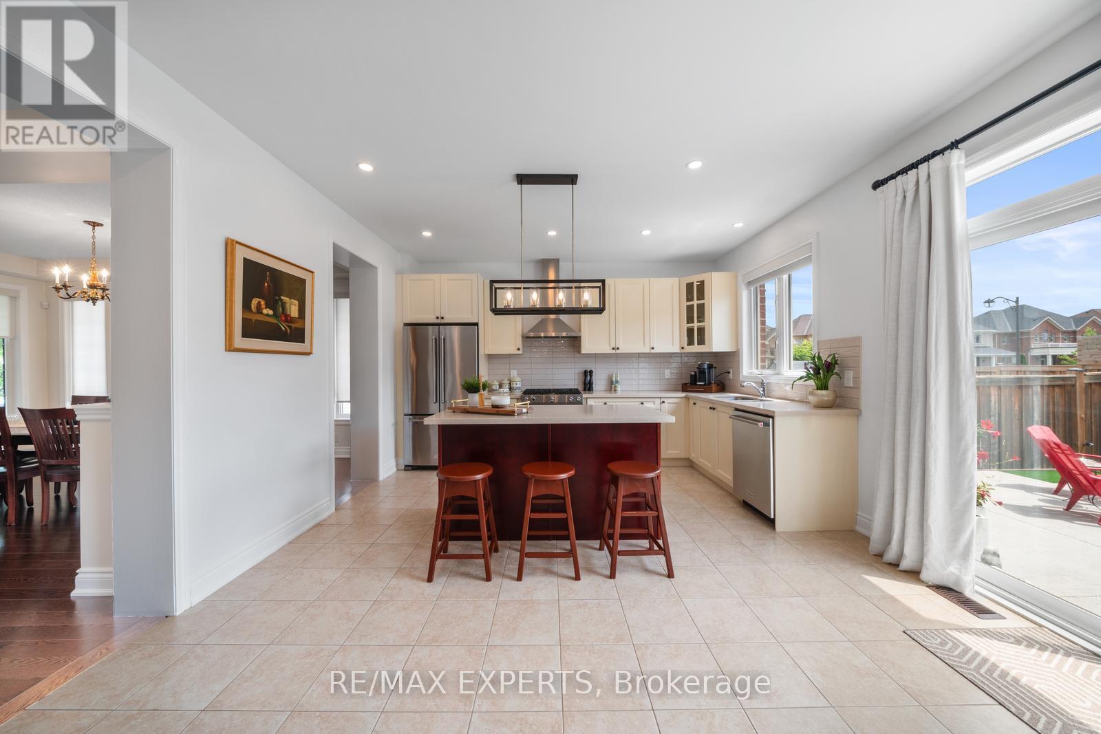 174 Sharpe Crescent, New Tecumseth (Tottenham), Ontario  L0G 1W0 - Photo 7 - N12712276