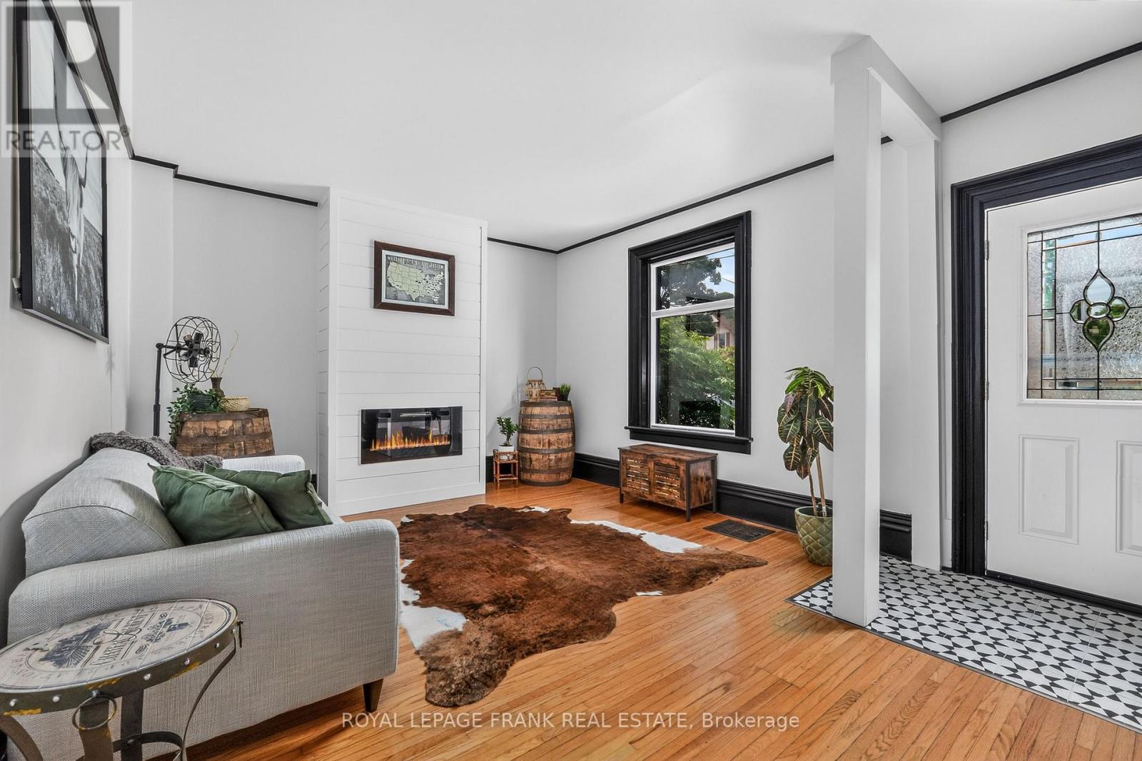 69 Peel Street, Kawartha Lakes, Ontario  K9V 3M5 - Photo 6 - X12587678