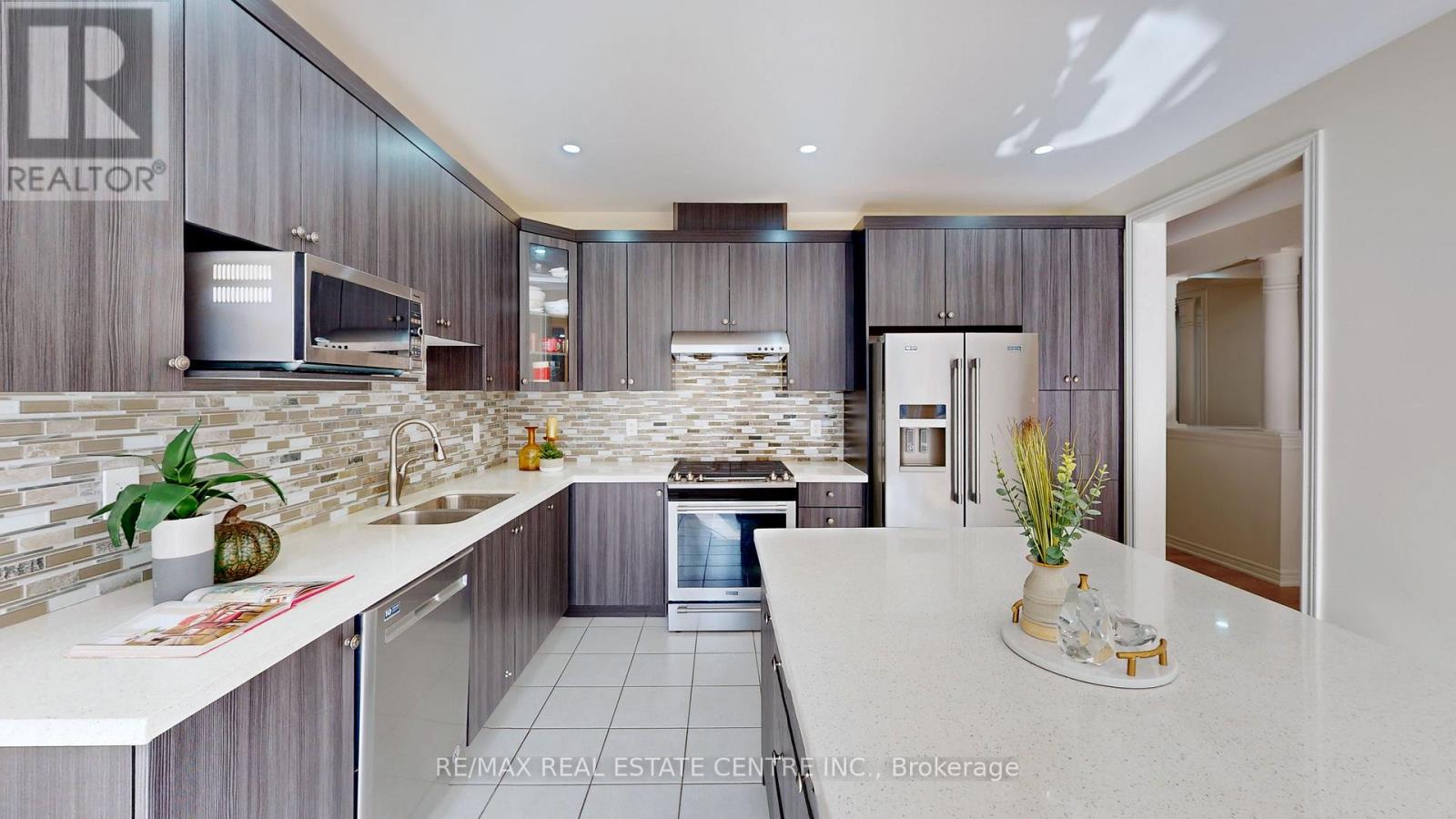 25 Fann Drive, Brampton, Ontario  L7A 4L4 - Photo 20 - W12712226