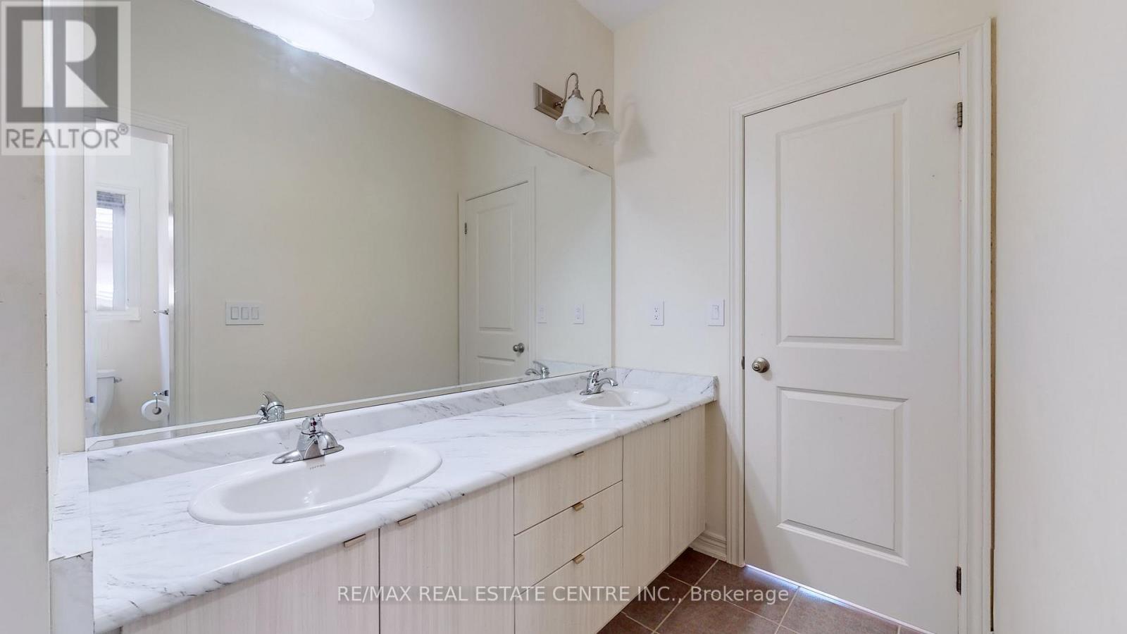 25 Fann Drive, Brampton, Ontario  L7A 4L4 - Photo 38 - W12712226