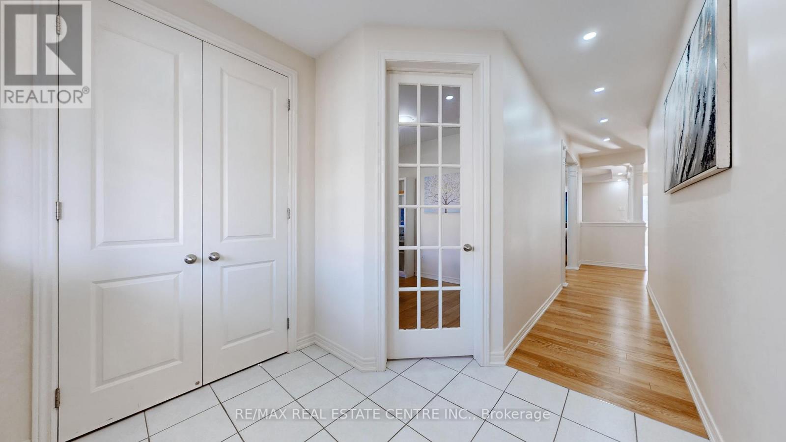 25 Fann Drive, Brampton, Ontario  L7A 4L4 - Photo 5 - W12712226