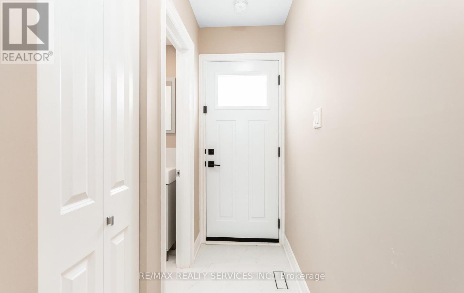 17 Croydon Court, Brampton, Ontario  L6T 1Y3 - Photo 13 - W12712270