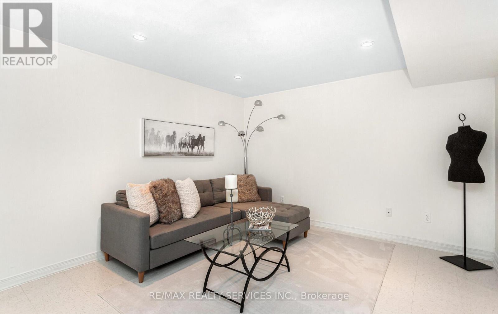 17 Croydon Court, Brampton, Ontario  L6T 1Y3 - Photo 30 - W12712270