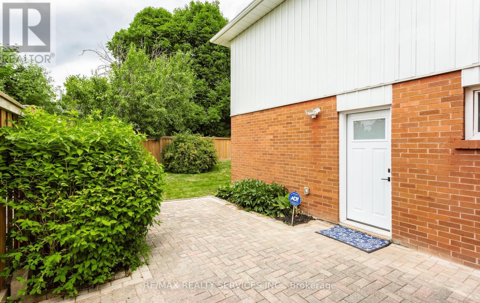 17 Croydon Court, Brampton, Ontario  L6T 1Y3 - Photo 36 - W12712270