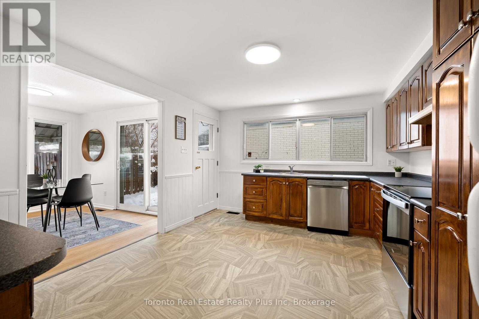 134 Pepperwood Crescent, Kitchener, Ontario  N2A 2R3 - Photo 11 - X12712290