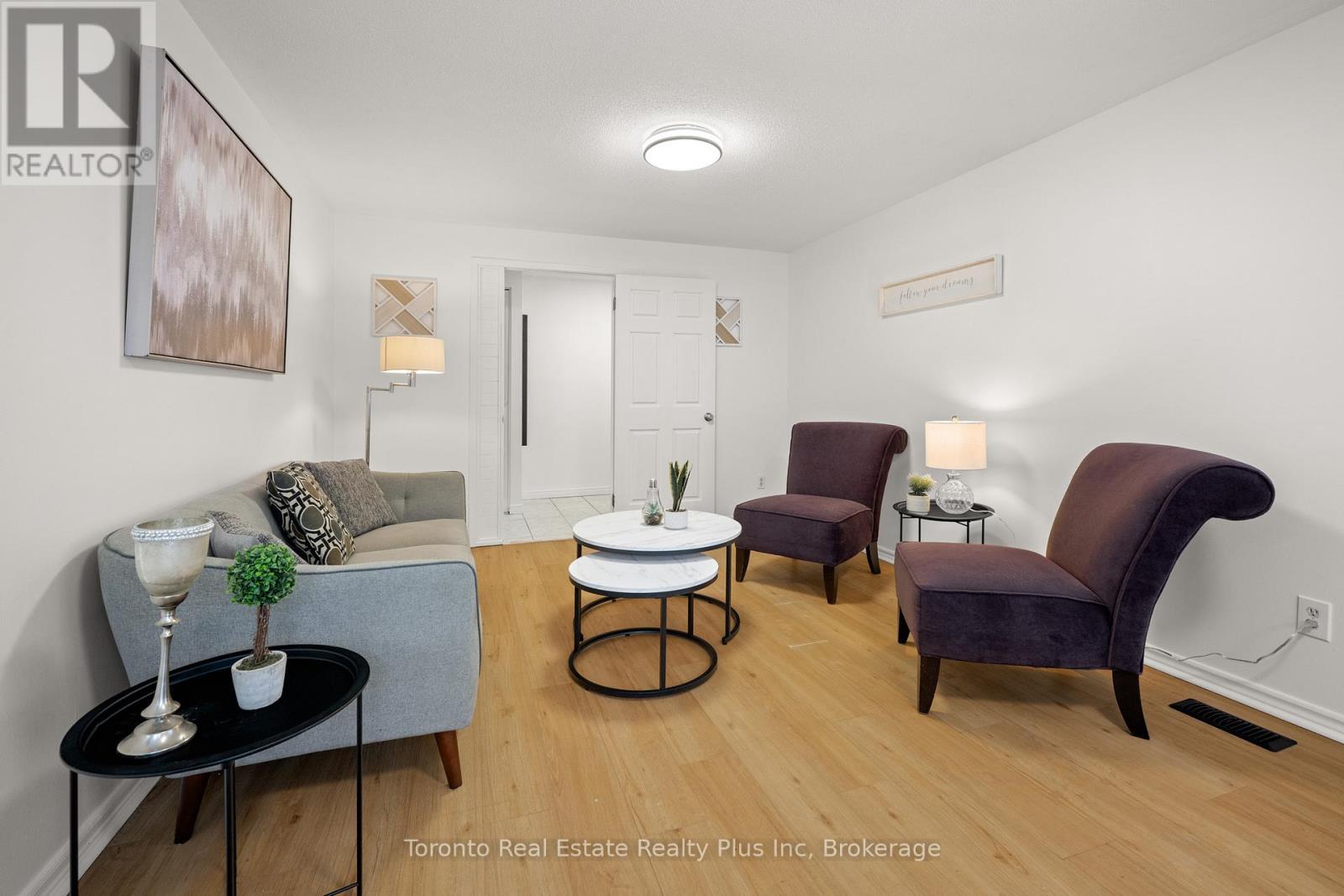 134 Pepperwood Crescent, Kitchener, Ontario  N2A 2R3 - Photo 6 - X12712290