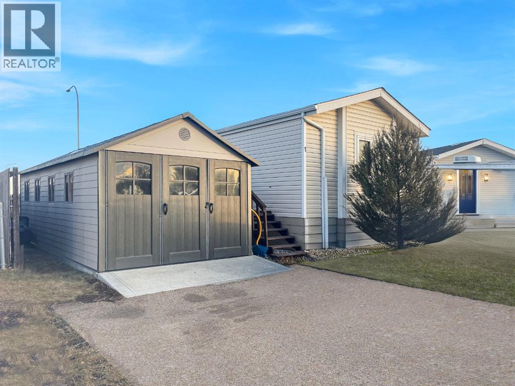 105 Meadowlake Close E, Brooks, Alberta  T1R 1G1 - Photo 3 - A2279919