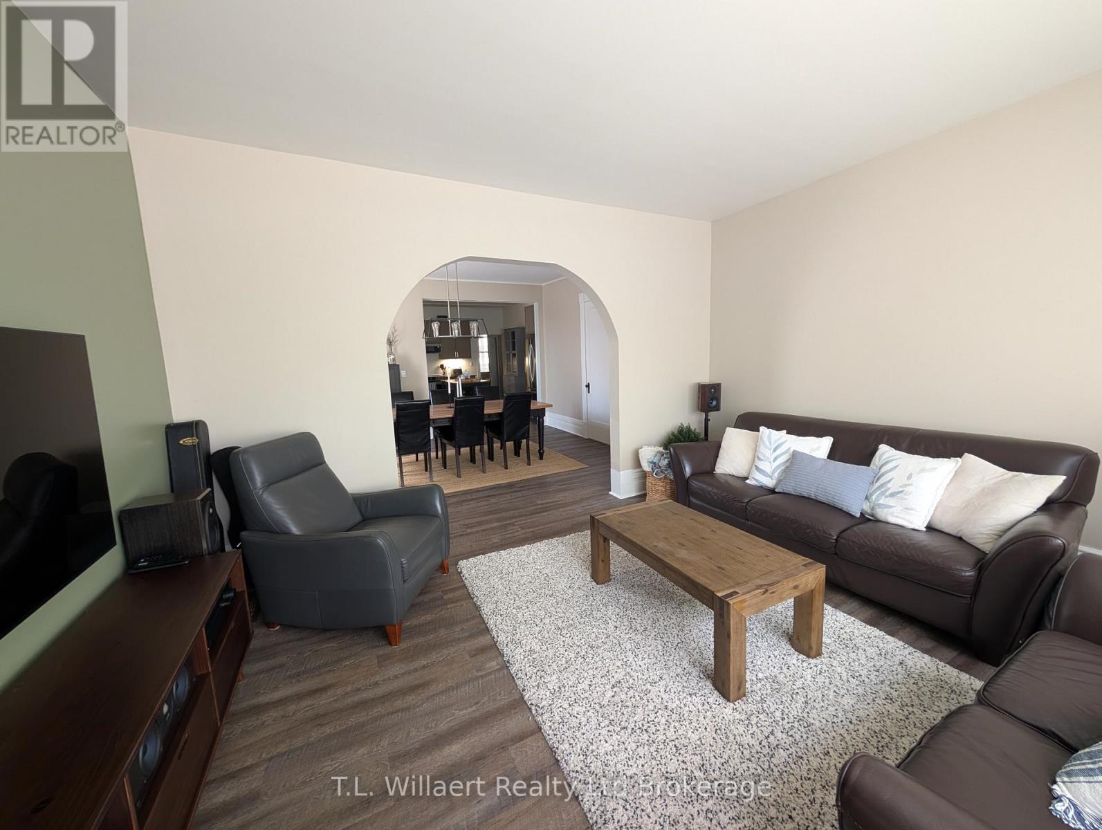 14 Rutherford Avenue, Aylmer, Ontario  N5H 2N6 - Photo 3 - X12307620