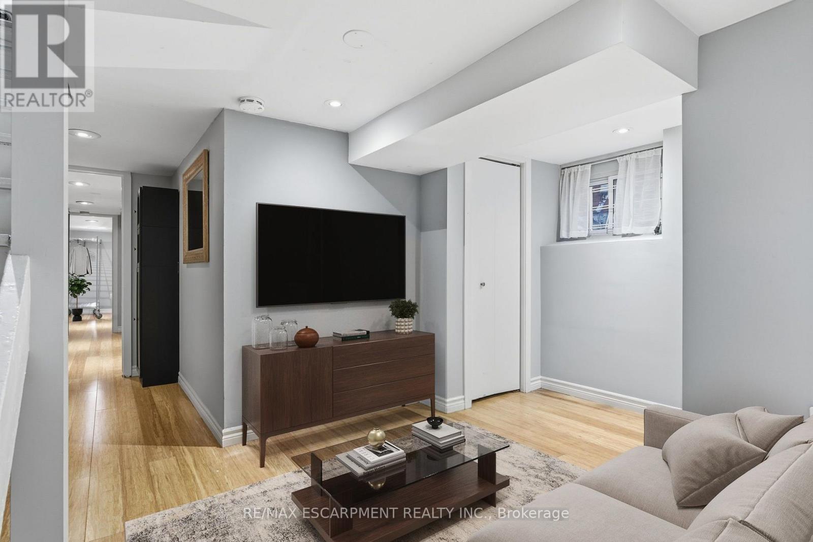 141 Markland Street, Hamilton, Ontario  L8P 2K3 - Photo 37 - X12585622